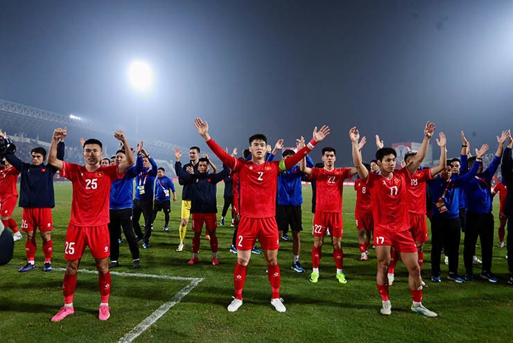 Việt Nam Đối Đầu Thái Lan: Cuộc Chiến Kịch Tính Tại ASEAN Cup 2024